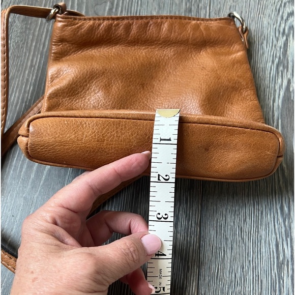 Real 100% leather crossbody or over the shoulder bag purse. Cognac brown - Picture 7 of 8